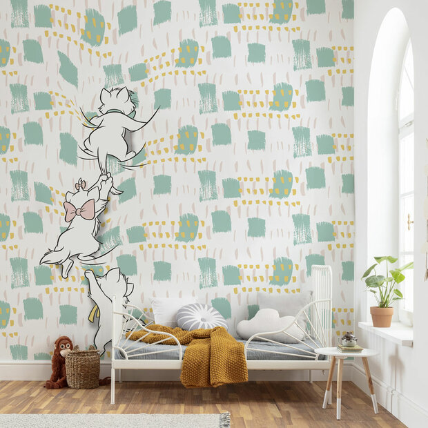 Disney Marie vliesbehang Kitty Climbers
